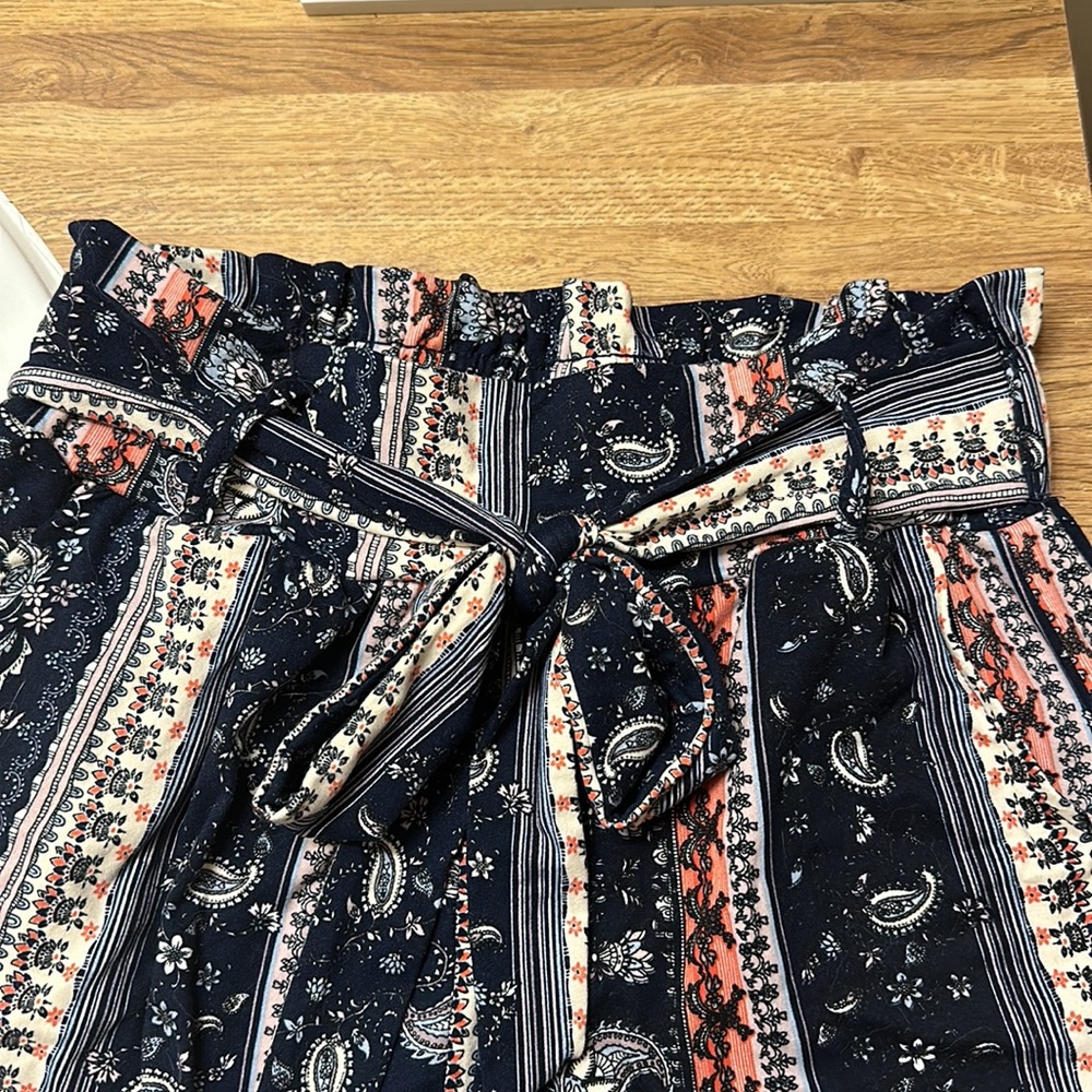 Super Soft Patterned Shorts - Picture 2 of 4